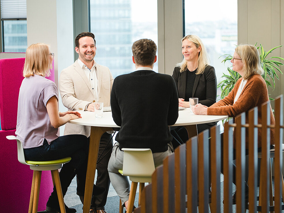 NEVEON employees © Michaela Kraus