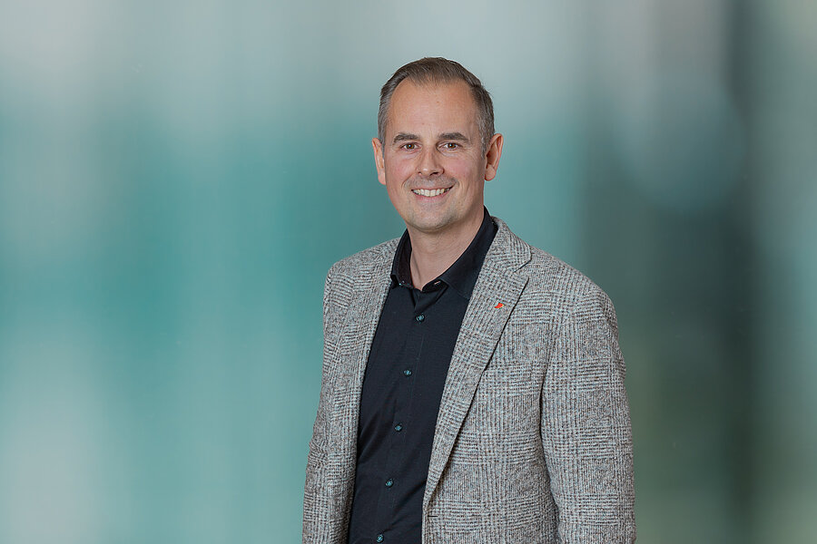 Porträt von Jörg Sabo, Global Director Marketing & Innovation bei Greiner Packaging. 
