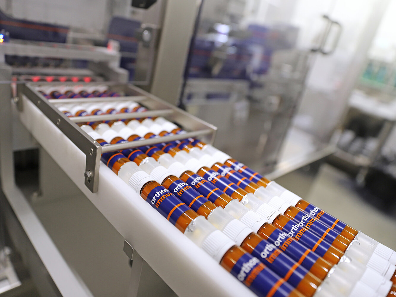 Orthomol setzt auf Hightech & r-PET mit maßgeschneiderter Lösung von Greiner Packaging