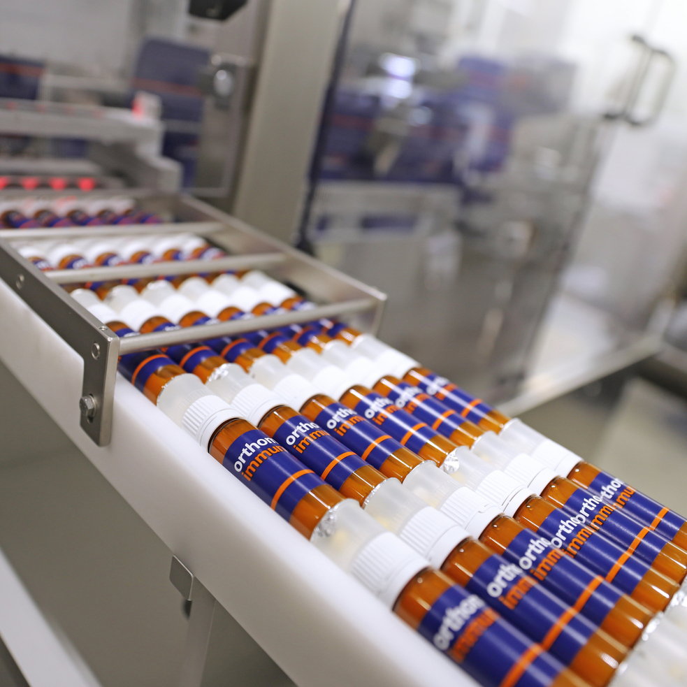 Orthomol setzt auf Hightech & r-PET mit maßgeschneiderter Lösung von Greiner Packaging